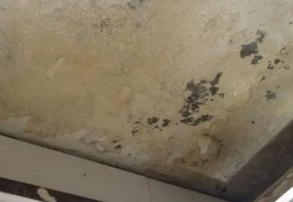 承德市阳台漏水维修公司分享下承德市卫生间渗水维修需要注意哪些问题。